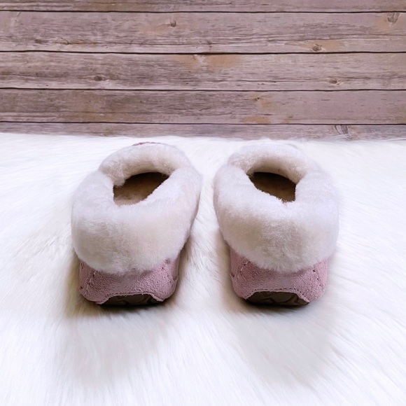 UGG Women’s Dakota Spill Seam Moccasin Slippers In Pink Cloud - Picture 3 of 8